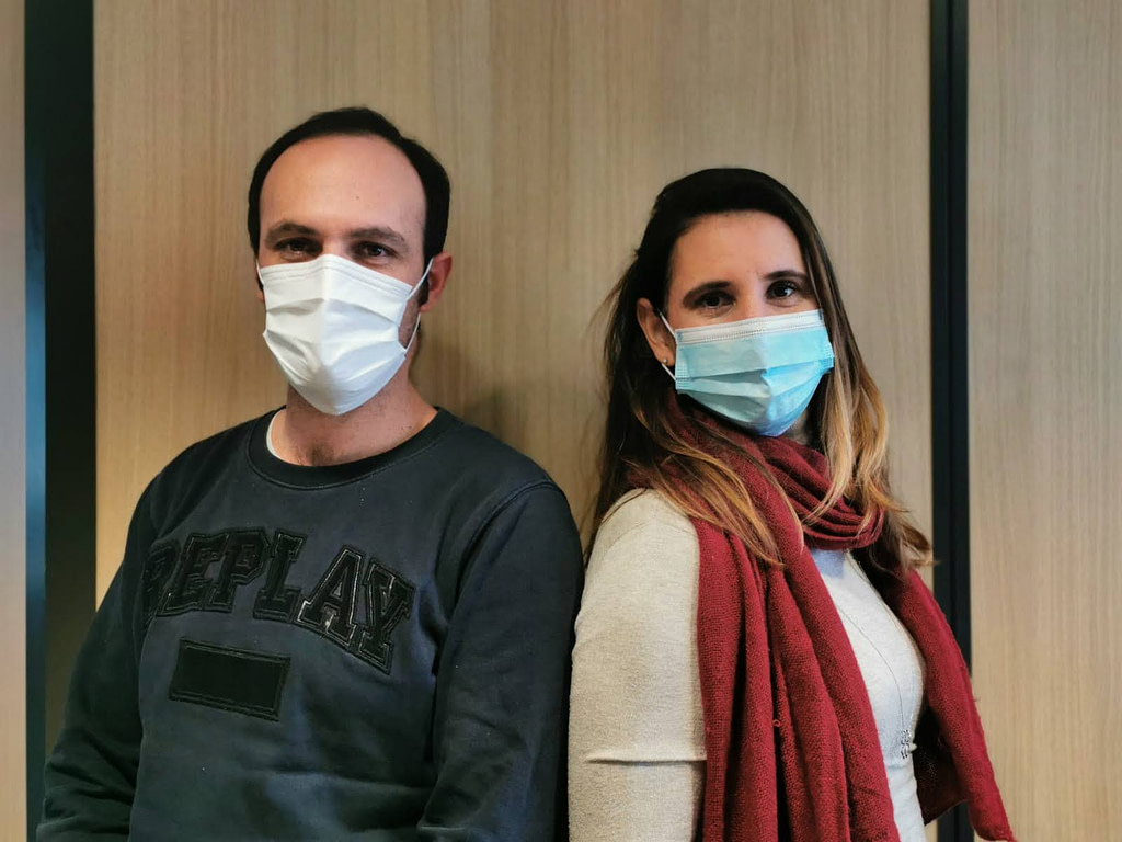 Le Dr. Rémi Bourdaud'Hui et son assistante Garance Adam durant le Cycle Complet en Implantologie Dentaire